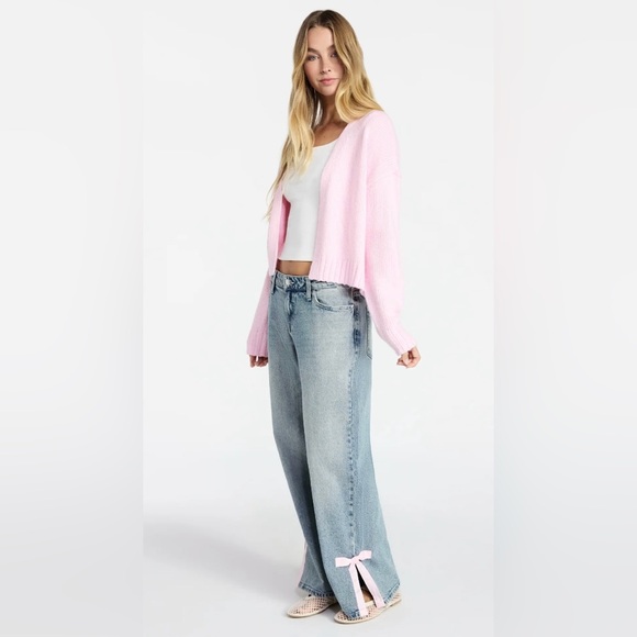 NWT Baggy wide leg Light Stone Wash Women's Jeans with Pink Bow - Picture 4 of 8